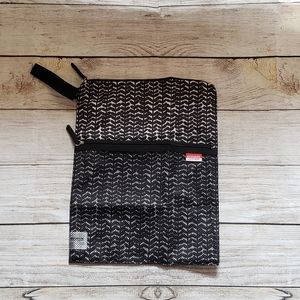 Skidaddle by Skip Hop Wet/Dry Bag, Black Vine